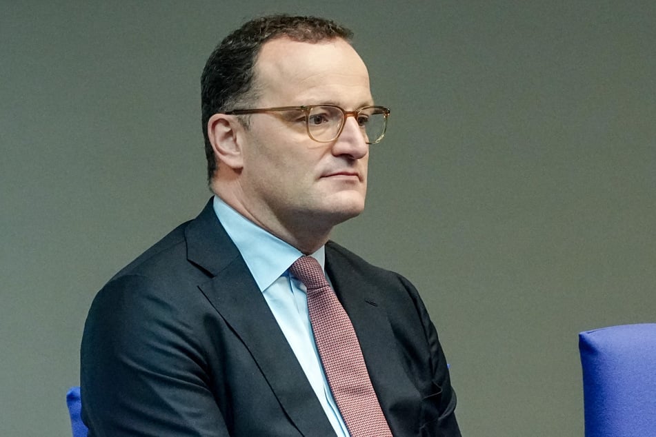 Ob sich Ex-Gesundheitsminister Jens Spahn (46) zu dem Vorwurf äußert, bleibt abzuwarten.
