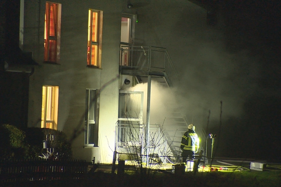 Die Feuerwehr war am frühen Montagmorgen zu dem Seniorenheim in Bedburg-Hau alarmiert worden.