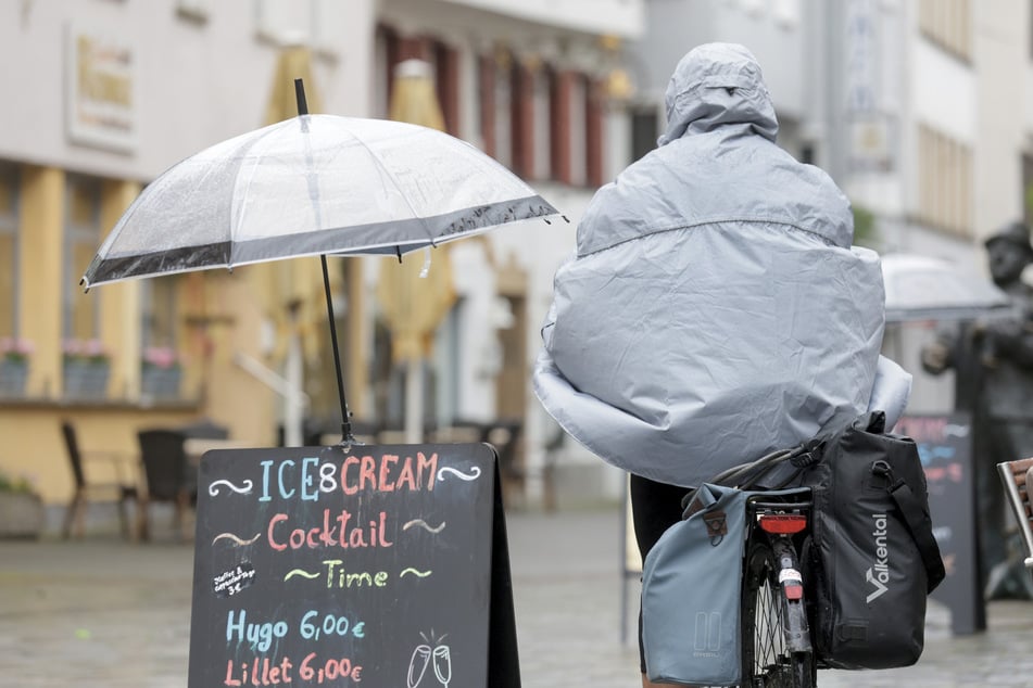 Schlechtes Wetter? Es gibt bekanntlich nur schlechte Kleidung. (Symbolbild)
