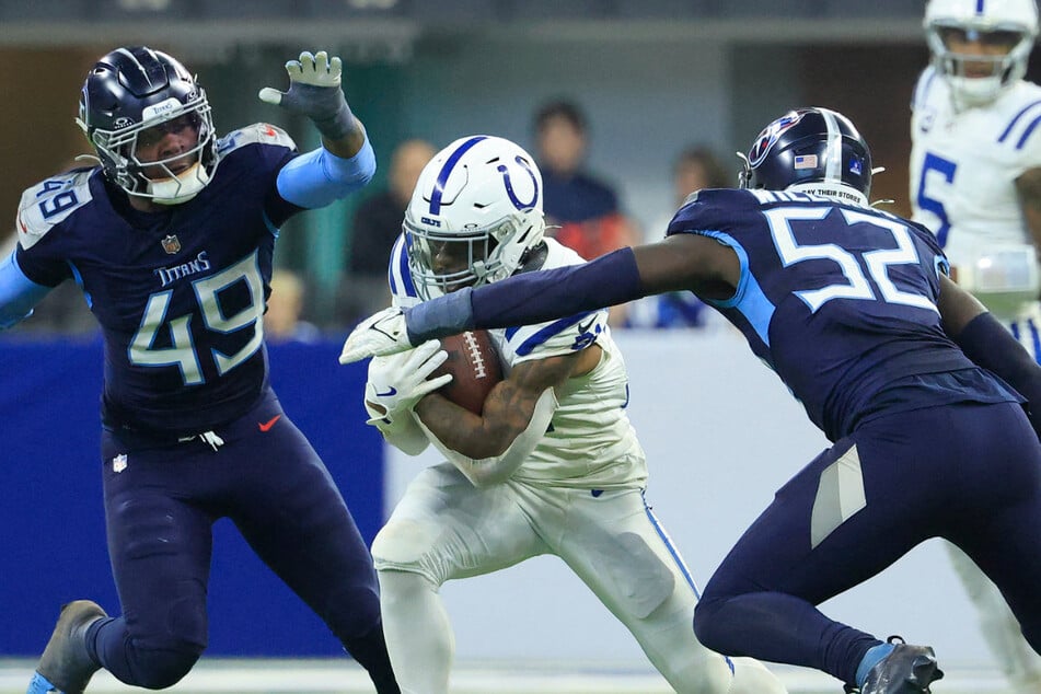 Unter anderem könnten die Colts (weiß) beim "Berlin Game" auf die Tennessee Titans (dunkelblau) treffen.