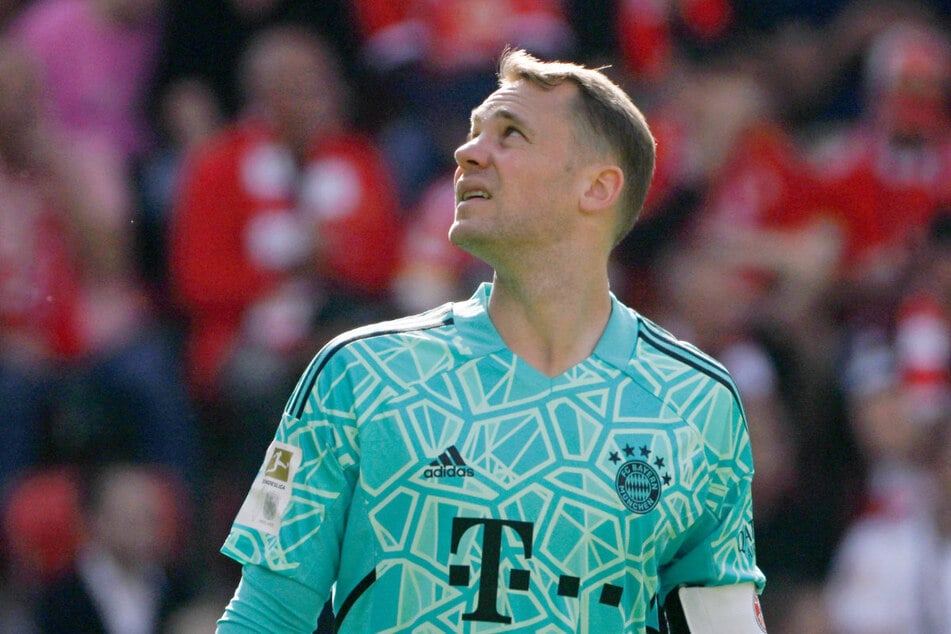 Insgesamt dreimal musste FC-Bayern-Star Manuel Neuer (36) wegen einer Hautkrebs-Erkrankung operiert werden. Schlimme Folgen gab es aber offenbar keine.