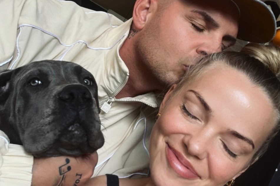 Pietro Lombardi (33) und seine Verlobte Laura Maria Rypa (29) mit Hündin Nova.