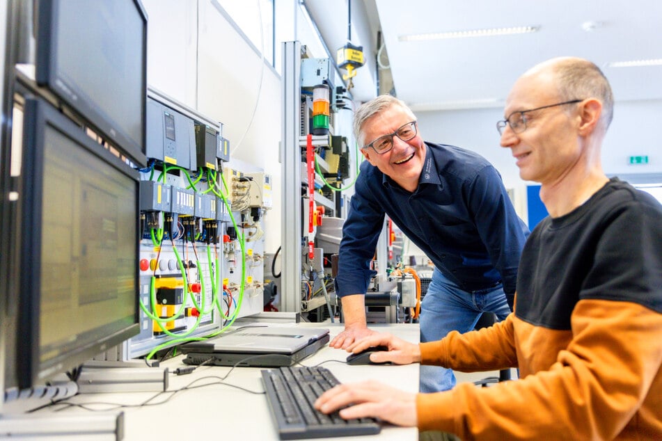Erfahrene Bildungsprofis begleiten Teilnehmende auf dem Weg in eine neue berufliche Zukunft.