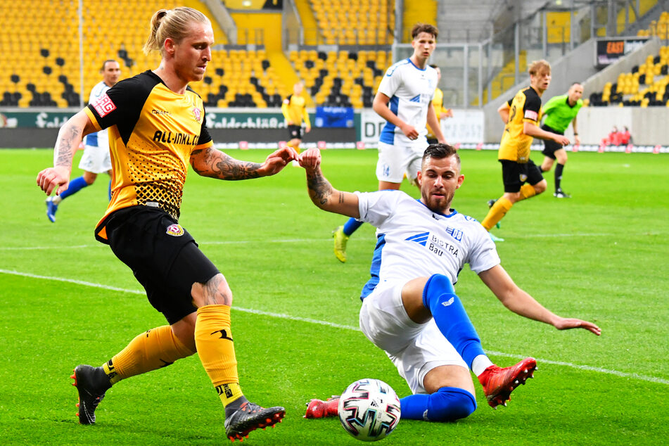 Auch Rudolf Sanin (21, v.-r.) stand im Sachsenpokal-Viertelfinale auf dem Rasen. Hier grätscht er Dynamos Offensivspieler Marvin Stefaniak (26, v.-l.) ab.