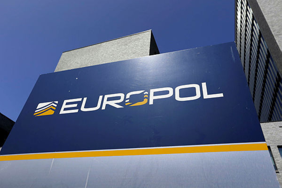 Die Abzocker tarnen sich als Beamte der europäischen Polizeibehörde Europol.