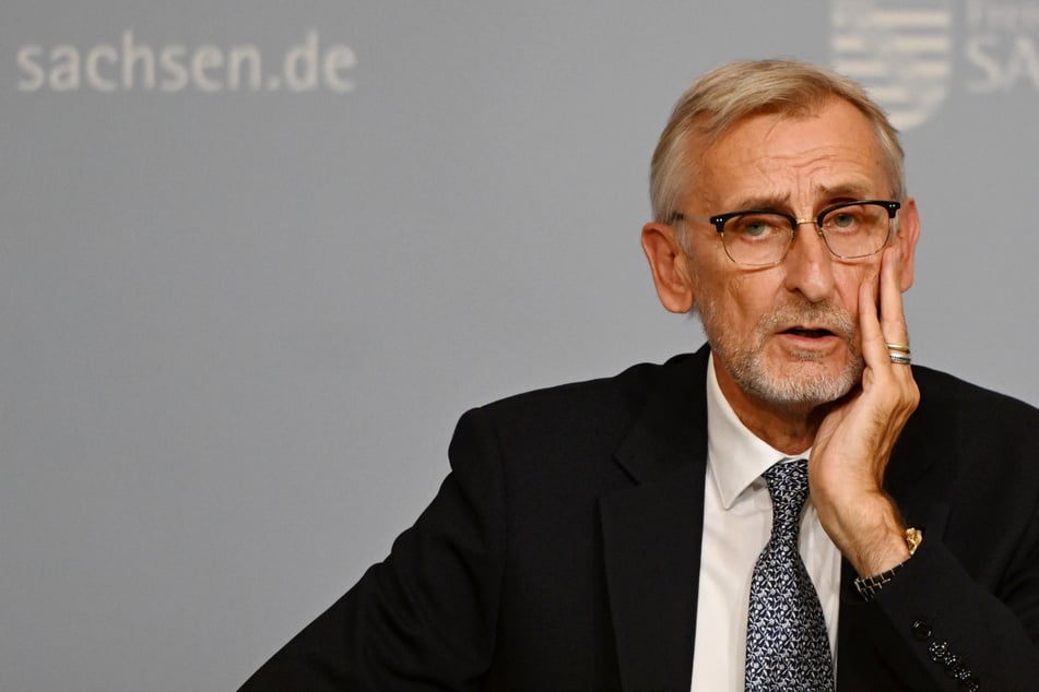 Post vom Anwalt: Berliner Linke knöpft sich Sachsens Innenminister vor