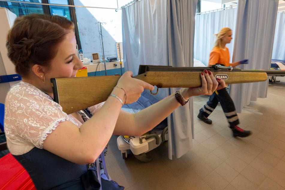 Wiesn-Endspurt! Kopfschuss an Schießstand und Erschöpfung bei Bedienungen