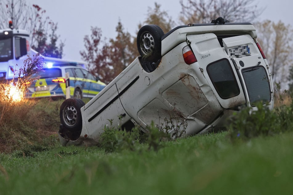 Der Caddy blieb auf dem Dach liegen.