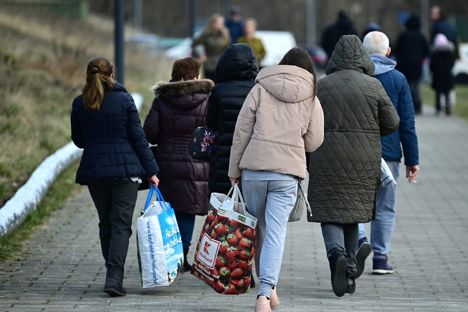 Erstmal werden gut drei Viertel der Unterkunft belegt. Die restlichen Plätze bleiben Reservekapazität.