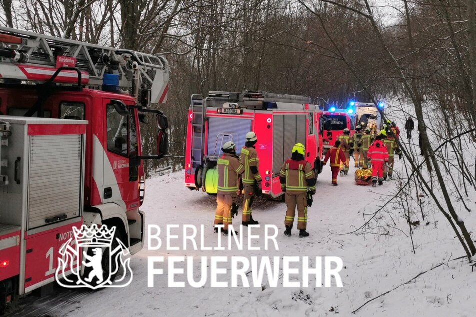 Die Berliner Feuerwehr war am Wochenende an mehreren Rodelhängen im Einsatz.