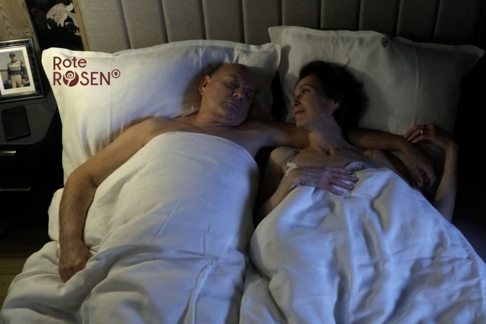 Rote Rosen: "Rote Rosen": Victoria findet Gerd regungslos im Bett