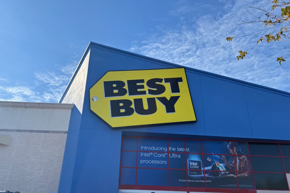 Best Buy has this awesome Deals on Friday, March 21