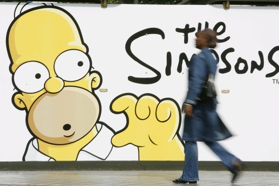 Homer Simpsons charakteristischer Bart ähnelt den wunden Stellen in Jades Gesicht.