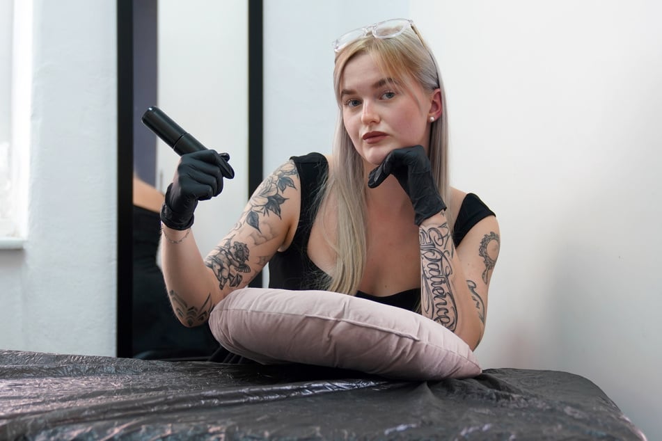Bereits als Teenagerin hatte Hanna den Wunsch, mit dem Tätowieren ihr Geld zu verdienen.