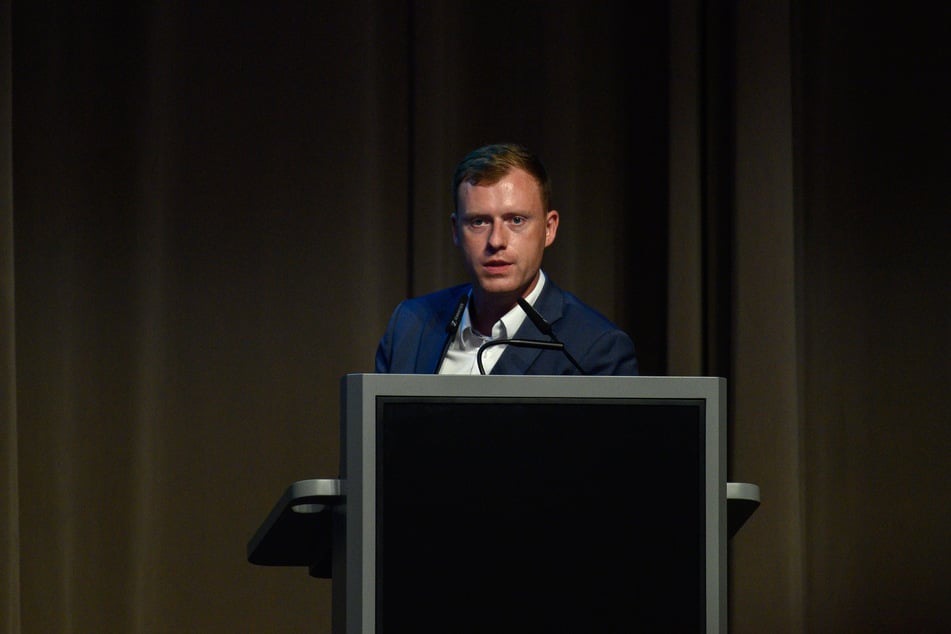 Die AfD in Sachsen-Anhalt hat ein Parteiausschlussverfahren gegen Ex-Generalsekretär Jan Wenzel Schmidt (34) beschlossen.