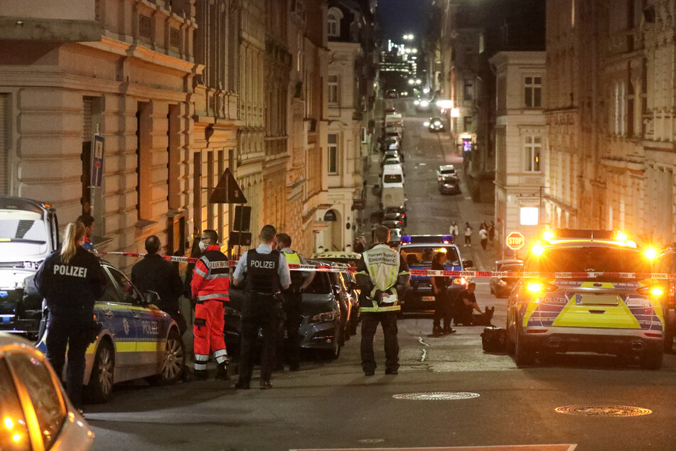 Während des SEK-Einsatzes blieb die Neue Nordstraße in Wuppertal gesperrt.