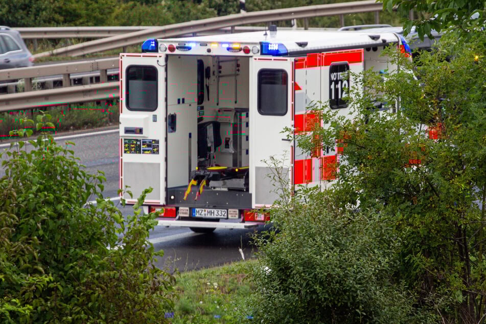 Mit einem Rettungswagen wurde die 60 Jahre alte Frau später in ein Krankenhaus transportiert.