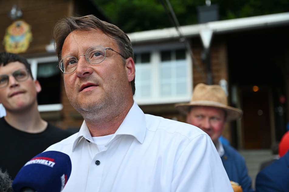 Um seine Person dreht sich am Sonntag ganz Deutschland: Robert Sesselmann (50, AfD) gewann die Landratswahl in Sonneberg.
