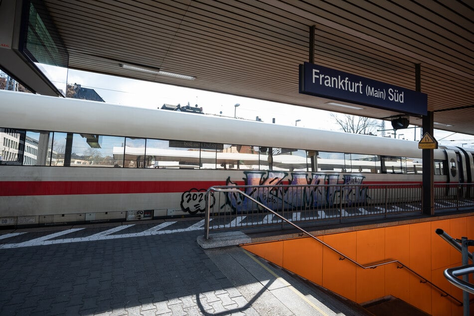 Das tödliche Unglück ereignete sich am Bahnhof Frankfurt am Main Süd.