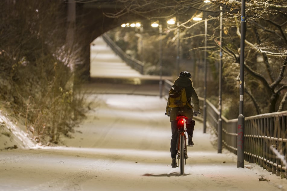 Der Mann (75) wollte Richtung Autobahn radeln. (Symbolfoto)