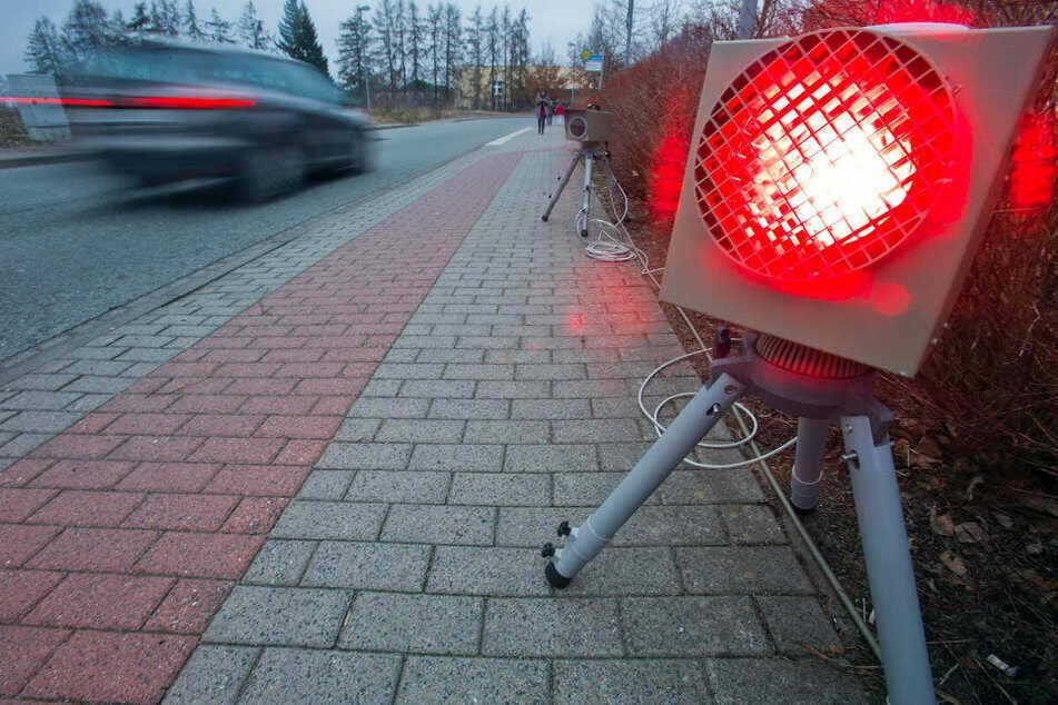 In Bayern wurden von Freitag auf Samstag 24 Stunden lang an etwa 1800 Messstellen Verkehrssünder gemessen.