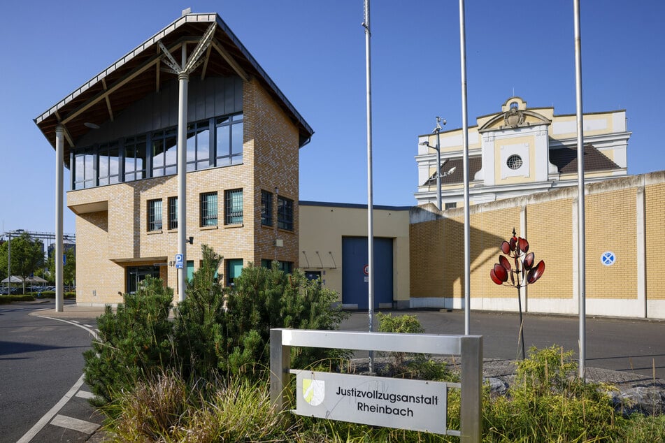 Neben Geldern und Essen nimmt auch die Justizvollzugsanstalt in Rheinbach an dem Pilotprojekt zum Internetzugang für Häftlinge teil.