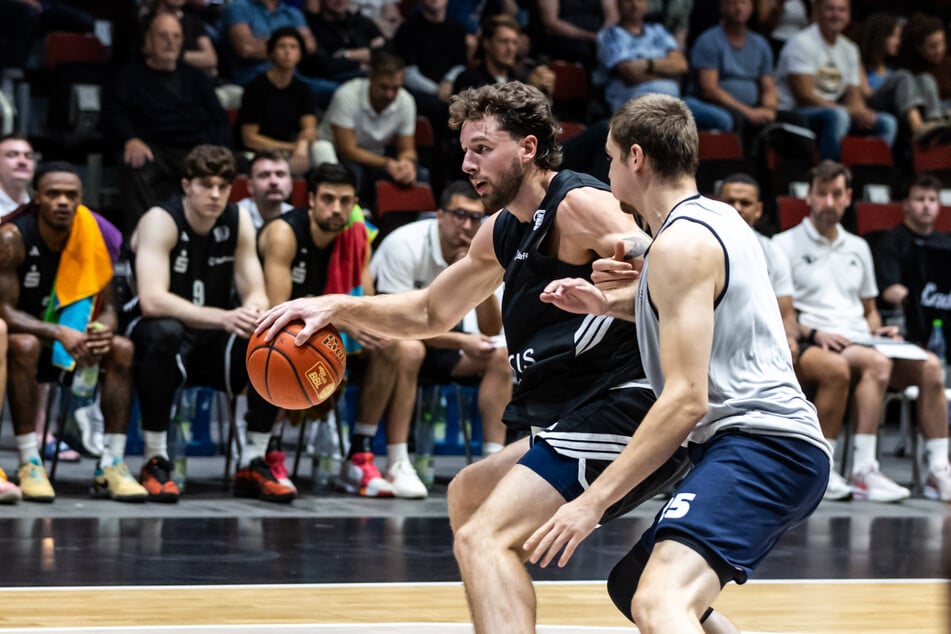18 Punkte: Ben Burnham (24, am Ball) war gegen den MBC bester Werfer der Niners.