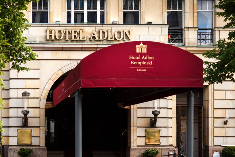 Ivana Knöll hat im Berliner Luxus-Hotel Adlon Kempinski eingecheckt.