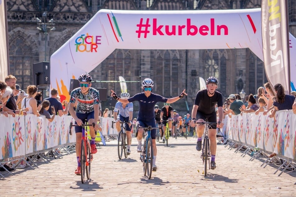 Die Cycle Tour findet am Sonntag auf dem Domplatz ihren Abschluss.