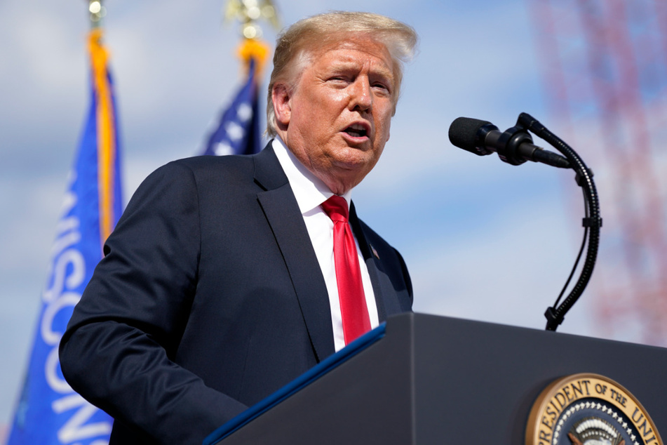 Kritiker werfen Facebook vor, nicht gegen umstrittene Posts von US-Präsident Donald Trump (74) vorzugehen.