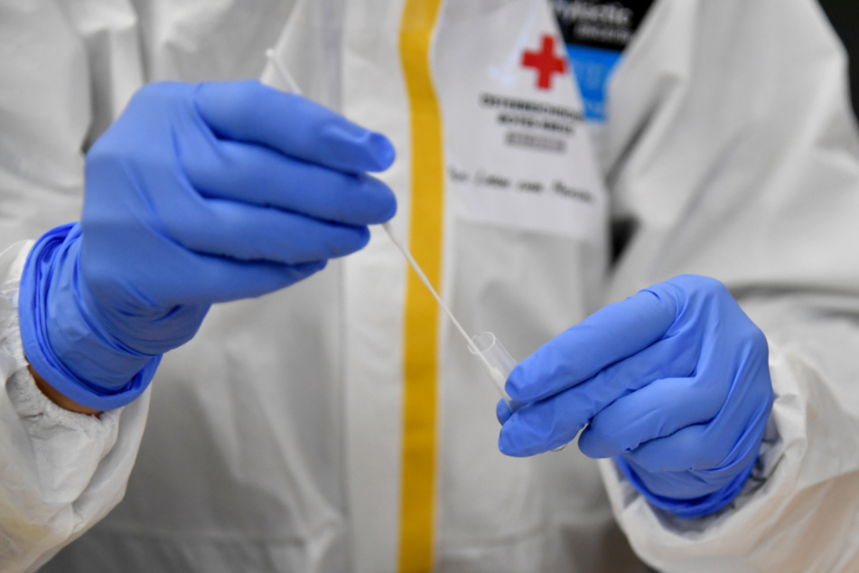 Bis voraussichtlich Mitte Januar sind laut Rotem Kreuz keine individuellen Impftermine in Sachsen möglich.