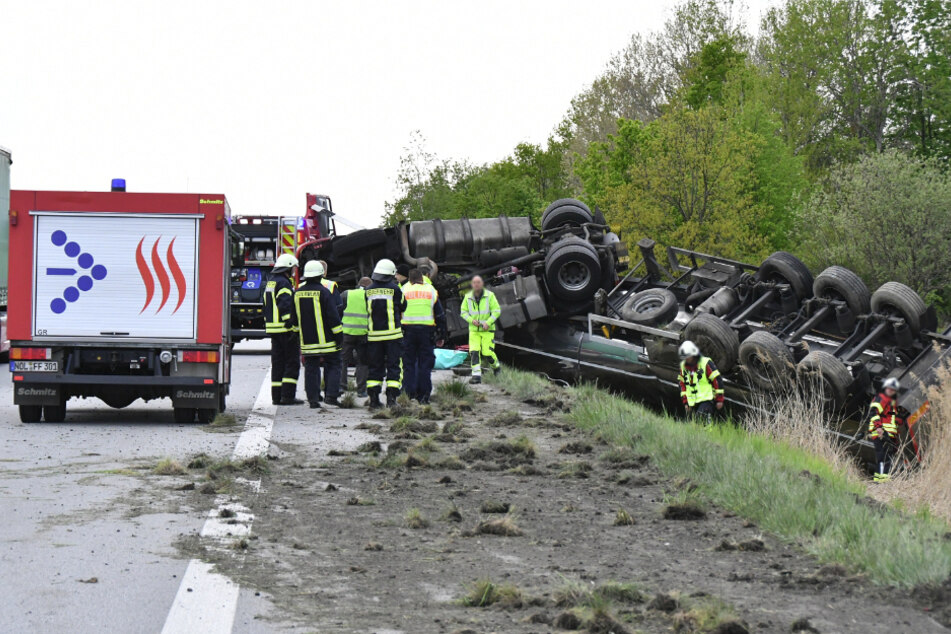 Lkw von A4 gestürzt: Stau Richtung Dresden