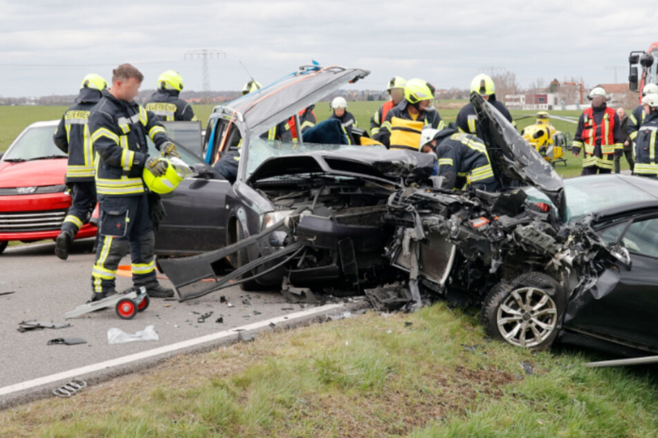 Nach schwerem Unfall in Mittelsachsen: Audi-Fahrer stirbt im Krankenhaus