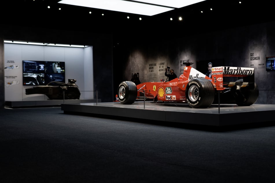 Der Ferrari von Michael Schumacher (57) ist in der Ausstellung in Oberhausen zu sehen.