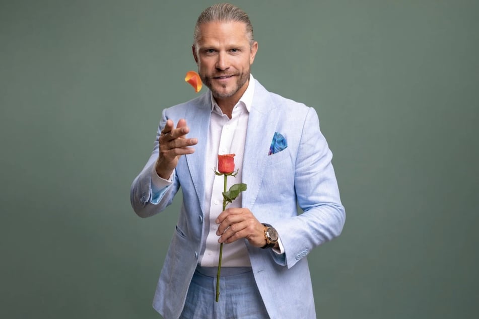 Paul Janke (44) aus Hamburg – tritt dieses Jahr übrigens nochmal bei RTL als Bachelor an. Vorher schaut er in Berlin vorbei.