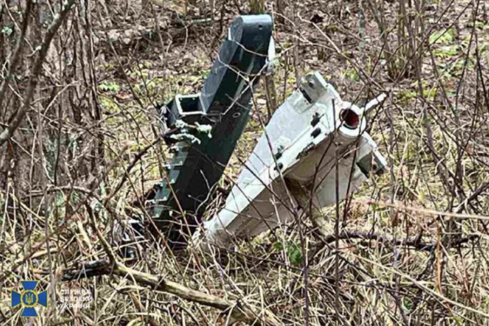 Der Sicherheitsdienst der Ukraine veröffentlichte auf Telegram Fotos der Trümmerteile mit erhöhten Strahlenwerten.