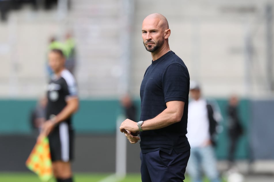 Auch aus Sicht des TSG-Trainers Christian Ilzer (48) hätte es den Handelfmeter für Aue geben können.