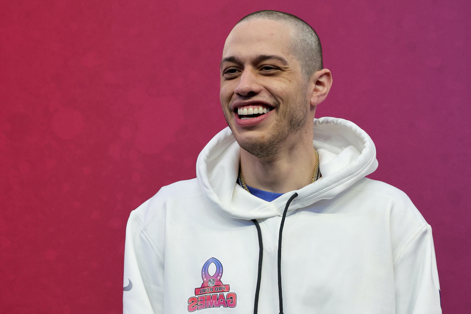 Pete Davidson will return to Saturday Night Live this May!