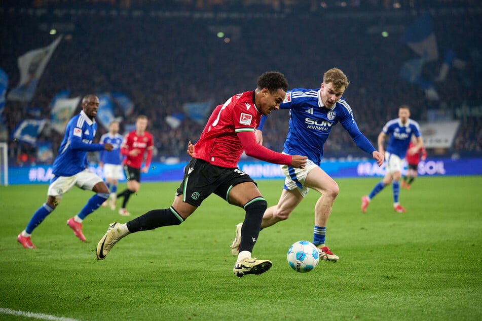 Monju Momuluh (23) flitzt künftig wieder für die Arminia über den Platz.