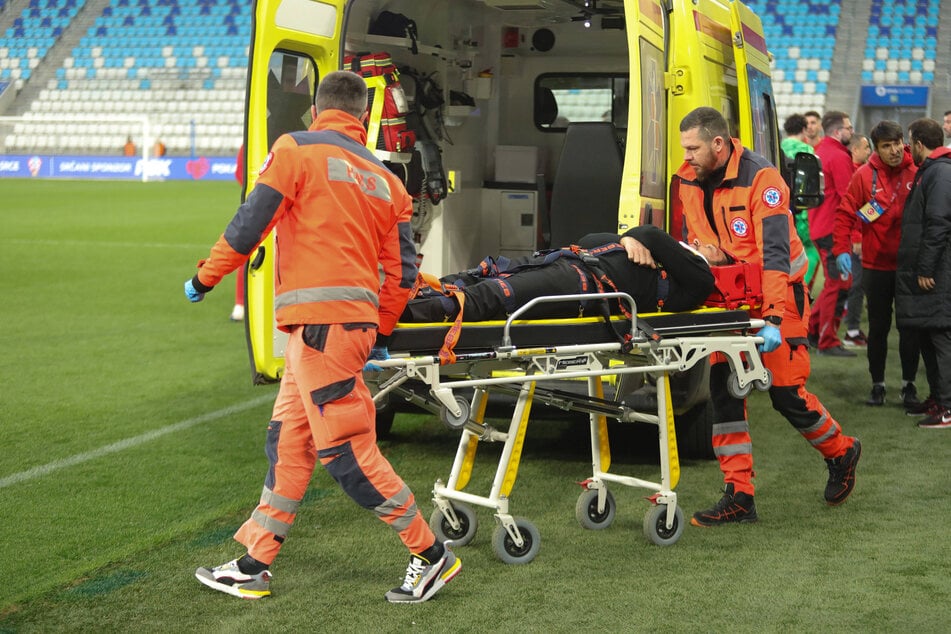 U21-Coach muss nach K.-o.-Ausrutscher operiert werden