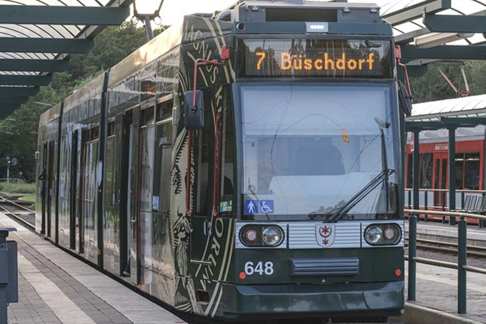 Der neue Fahrschein gilt für die Fahrt mit Straßenbahnen, Bussen und Bahnen des Regionalverkehrs und ist super unkompliziert.