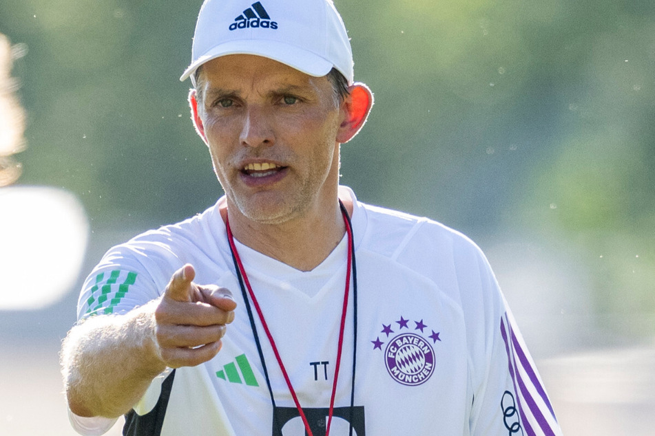 Bayern-München-Coach Thomas Tuchel (49) hält sich in Sachen Transfer-Optionen bedeckt, gibt aber teils dezente Hinweise.