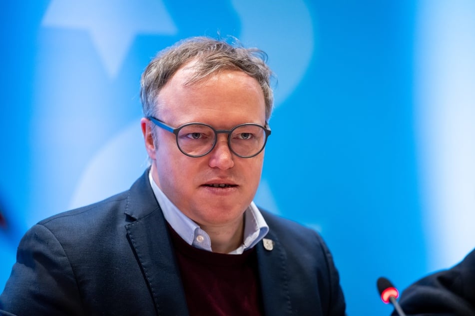 Thüringens Ministerpräsident Mario Voigt (48, CDU) teilte mit: "Bernhard Vogel war ein Jahrhundertpolitiker und prägend für Thüringen." (Archivbild)