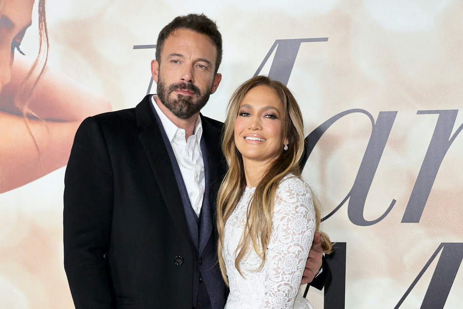 Ben Affleck explained his awkward Grammys moment where the star looked "bored" and "uncomfortable" next to his wife, Jennifer Lopez.