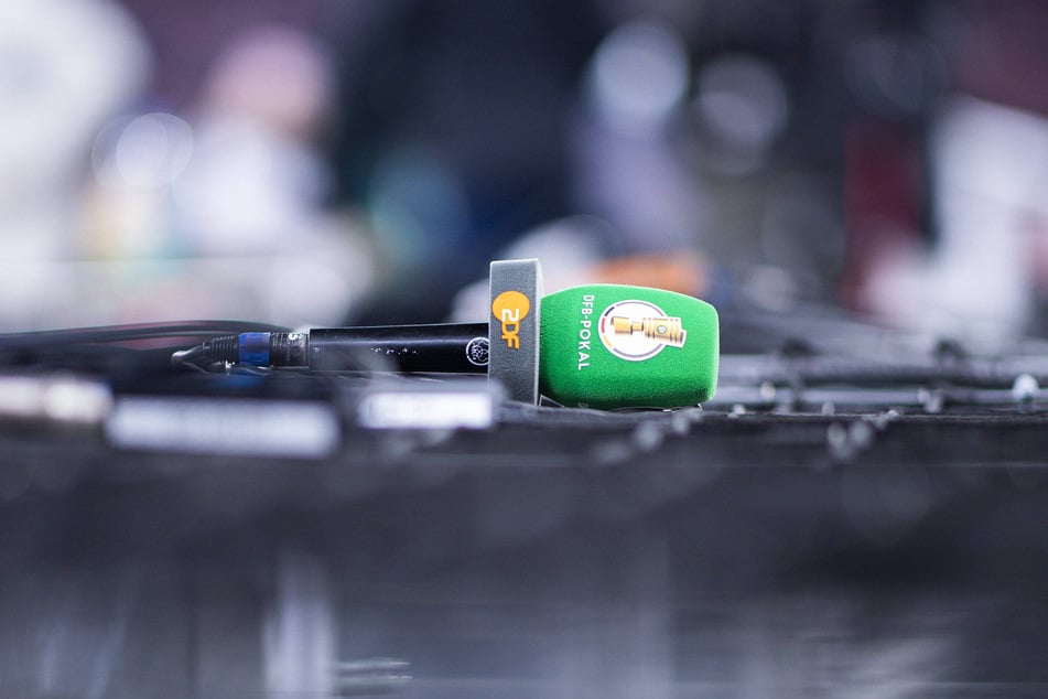 Die Auslosung des Achtelfinales im DFB-Pokal wird heute im ZDF übertragen.