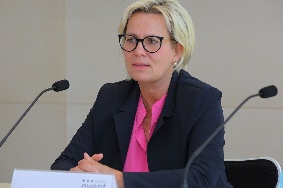 Sachsens Kultur- und Tourismusministerin Barbara Klepsch (55, CDU) sagte am Dienstag die aktuelle Skisaison ab.