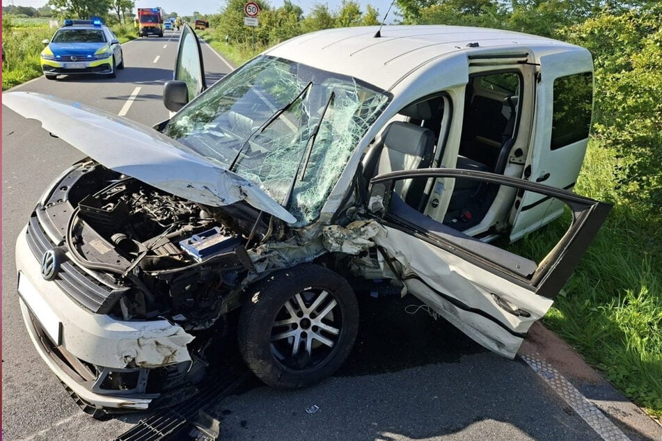 Der Caddy-Fahrer geriet aus ungeklärter Ursache in den Gegenverkehr.
