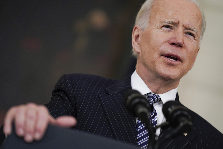 Biden verkündet "unglaubliche Fortschritte": US-Regierung lehnt Impfpass ab!