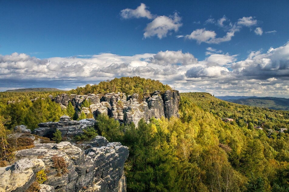 Ein deutsches Paar wurde beim Wandern an den berühmten Tyasser Wänden vom Blitz getroffen.
