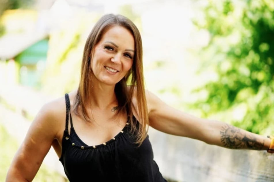 In der RTL-Kuppelshow lud die Geflügelzüchterin im Jahr 2023 gleich zwei Männer zu sich ein. Gefunkt hat es aber nicht.